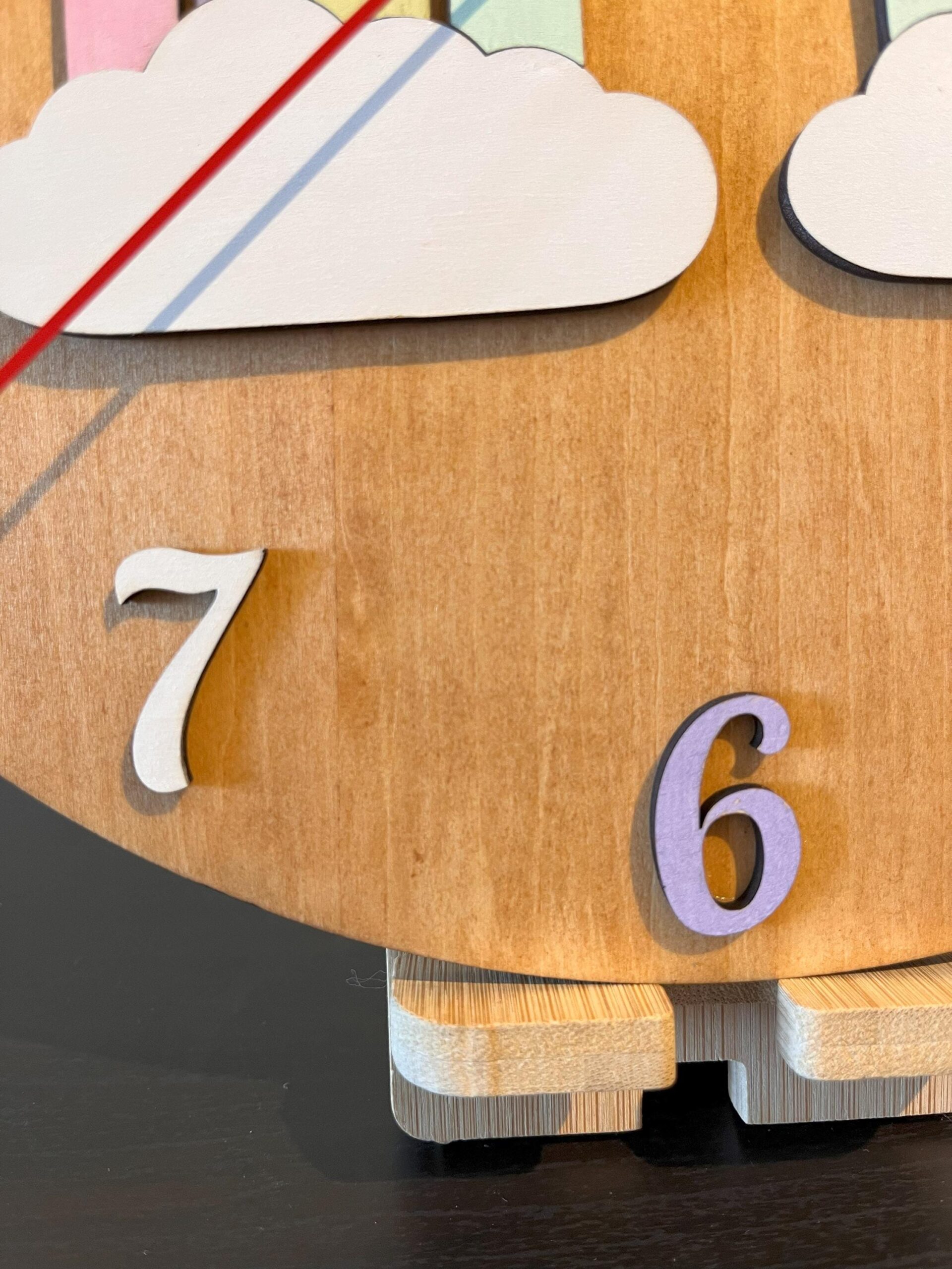 Holzwanduhr Regenbogen mit Namen 27x2,5cm – Bild 5