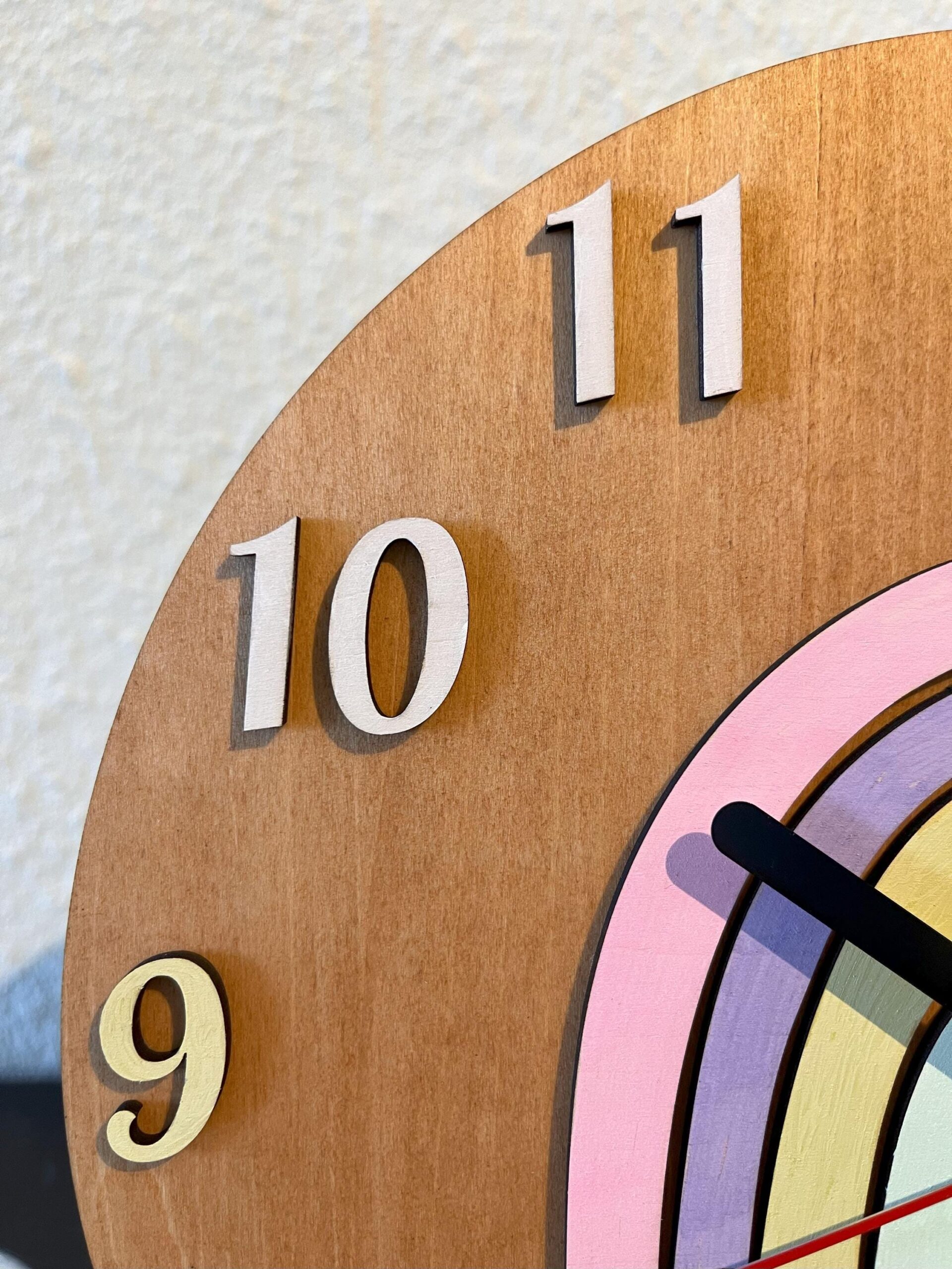 Holzwanduhr Regenbogen mit Namen 27x2,5cm – Bild 6