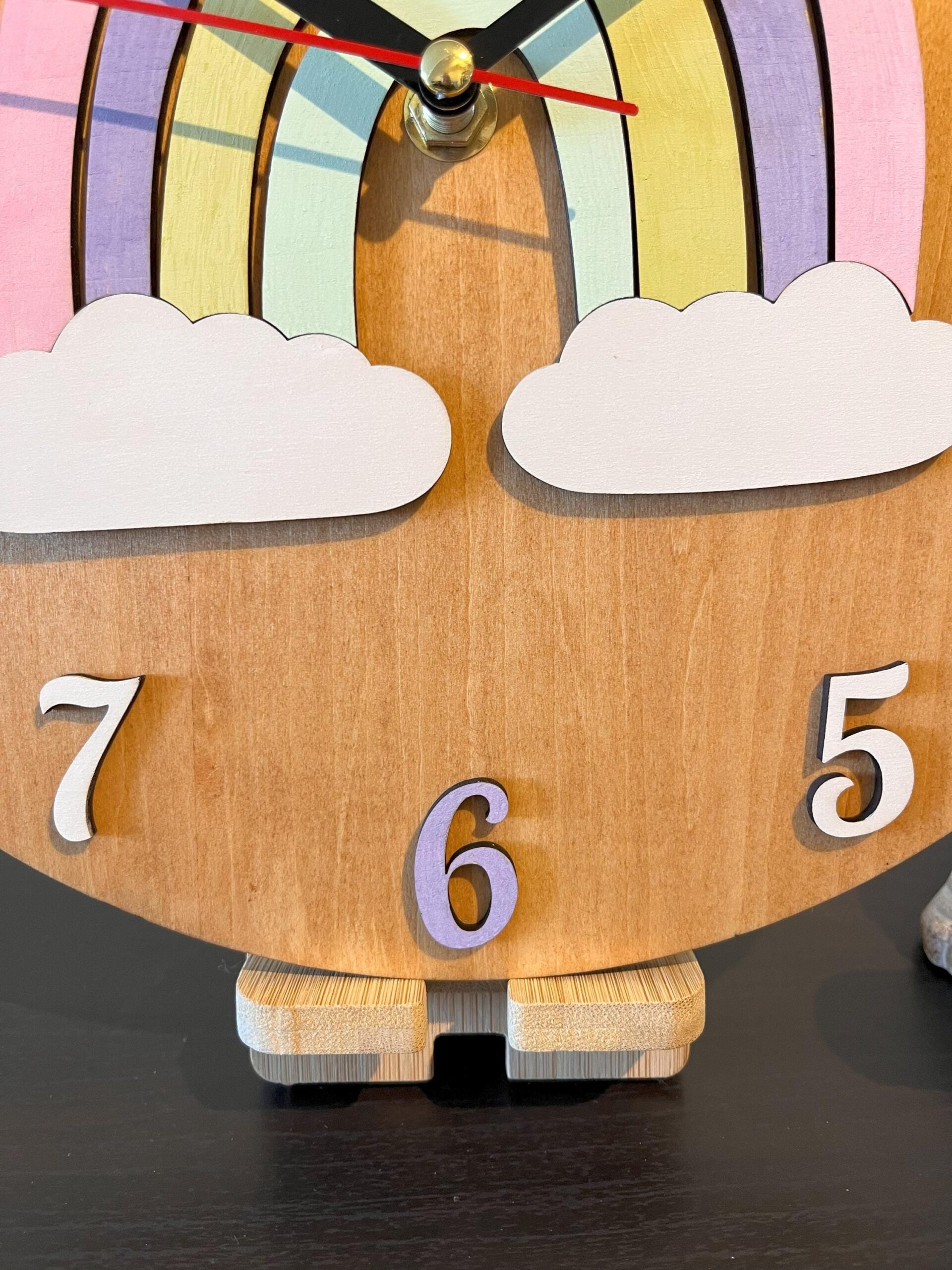 Holzwanduhr Regenbogen mit Namen 27x2,5cm – Bild 7