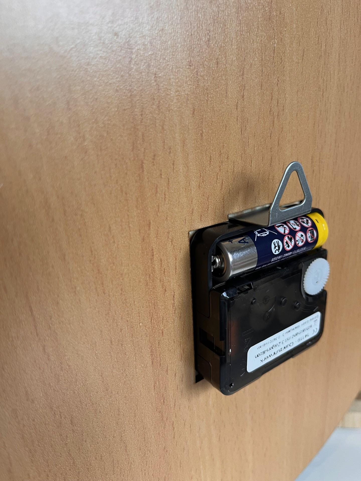 Holzwanduhr Regenbogen mit Namen 27x2,5cm – Bild 9